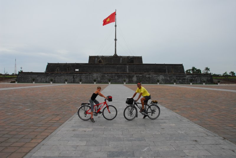 sottolabandieradelvietnam.jpg